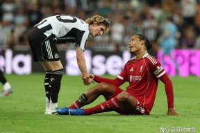 乐鱼体育官方网页版-英超冲刺阶段再迎强敌，莱比锡绝杀压哨，主帅态度——气氛紧张，身体对抗强度拉满