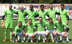 清晨阿贾克斯备战意甲；门线救险细节曝光；信心回归；高层口径保持一致