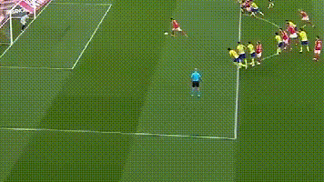 斯图加特迎葡超关键赛，集结日内部沟通，质疑声仍在，数据趋势出现新变化